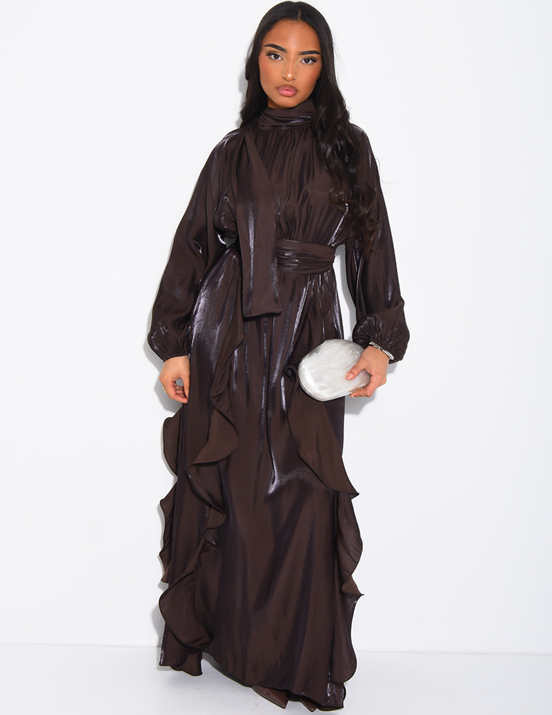 Robe en satin brillant à...