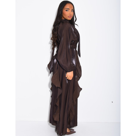 Robe en satin brillant à volants et ceinture à la taille