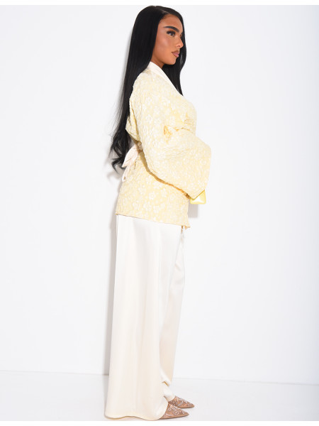 Ensemble kimono brocard ceinturé et pantalon en satin assorti