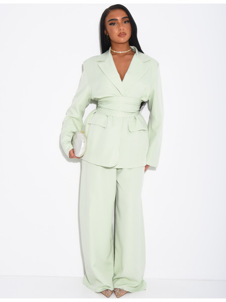 Fitted blazer and straight-leg pants suit