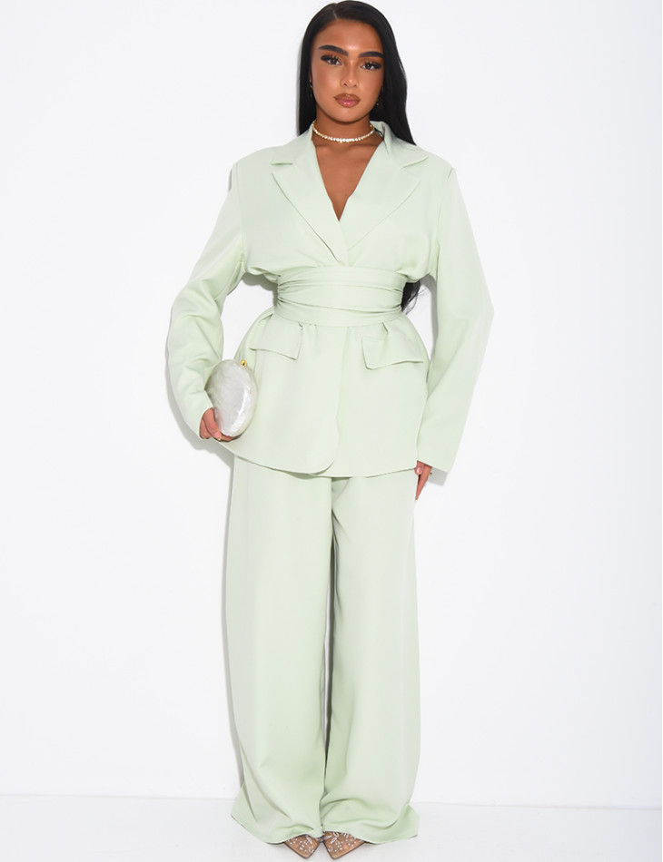 Fitted blazer and straight-leg pants suit