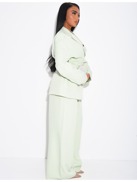 Fitted blazer and straight-leg pants suit