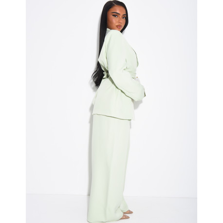 Fitted blazer and straight-leg pants suit