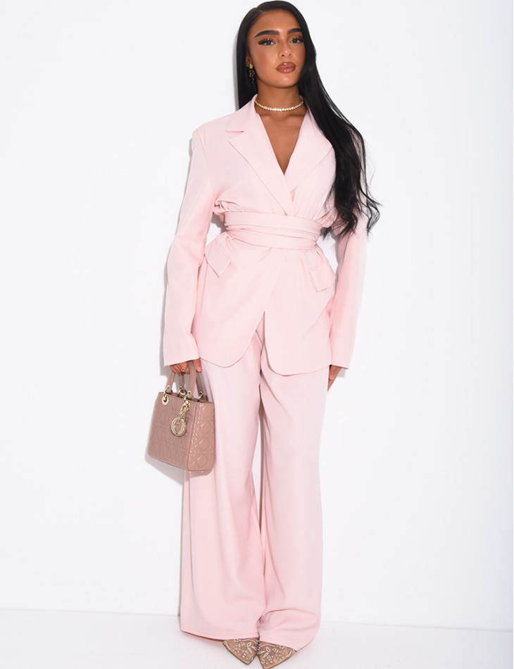 Ensemble de tailleur blazer cintré et pantalon droit