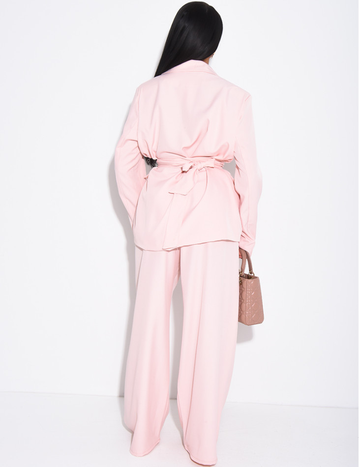 Ensemble de tailleur blazer cintré et pantalon droit