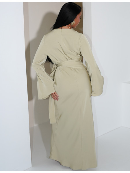 Langes Kleid aus Premium-Satin zum Binden in der Taille.