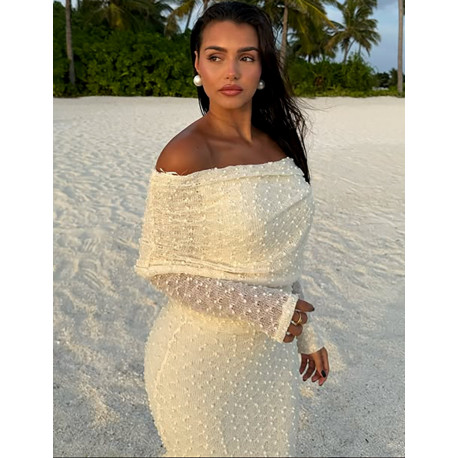 Robe longue col bateau à tissu texturé en relief