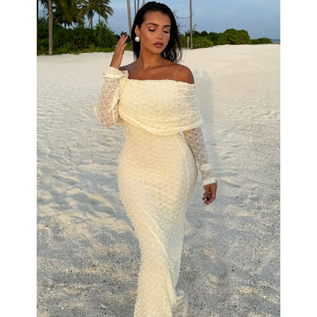 Robe longue col bateau à tissu texturé en relief