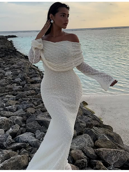 Robe longue col bateau à tissu texturé en relief