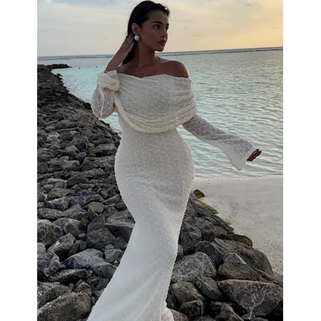 Robe longue col bateau à tissu texturé en relief