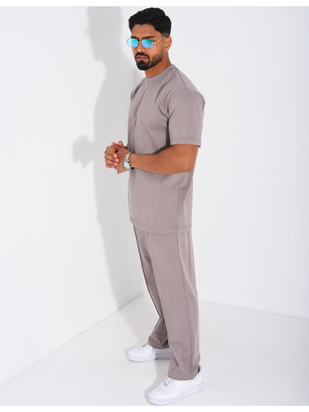 Set aus schmaler Hose und T-Shirt