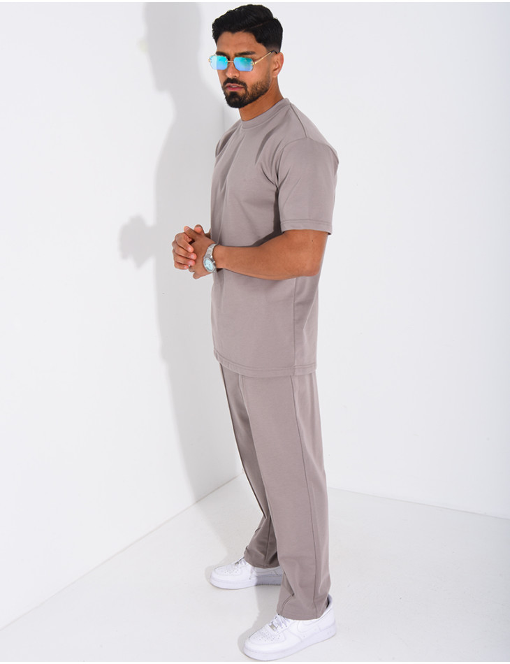 Set aus schmaler Hose und T-Shirt