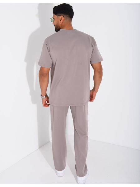 Set aus schmaler Hose und T-Shirt