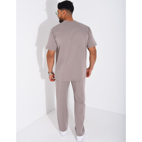 Set aus schmaler Hose und T-Shirt