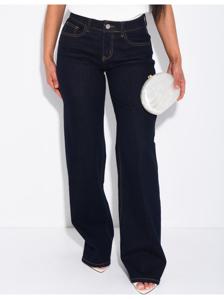 Jeans mit niedriger Leibhöhe, weitem Bein und Waschung