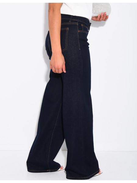 Jeans mit niedriger Leibhöhe, weitem Bein und Waschung