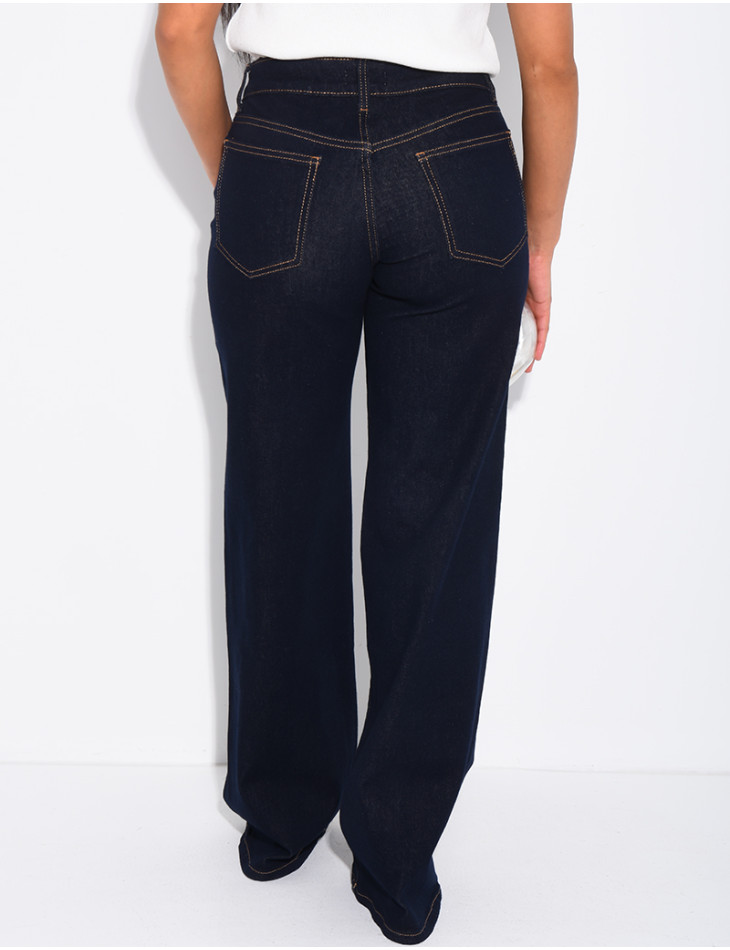 Jeans mit niedriger Leibhöhe, weitem Bein und Waschung