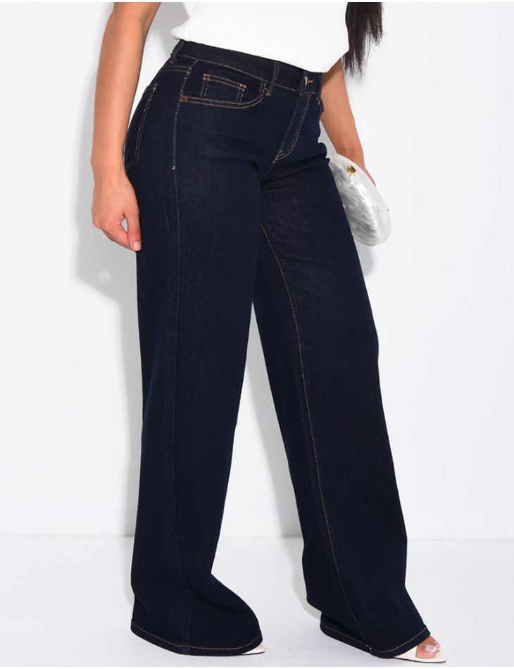 Jeans mit niedriger Leibhöhe, weitem Bein und Waschung