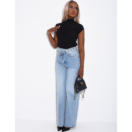 Wide-leg jeans with a double-breasted placket and rhinestones