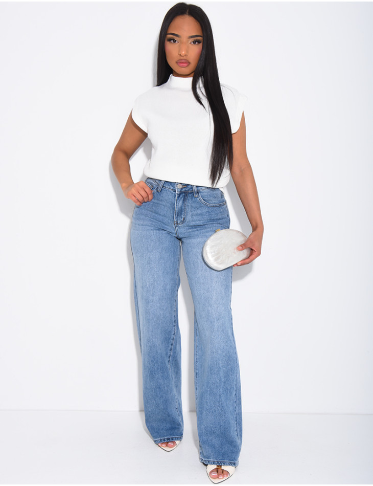 Weite Jeans mit aufgestickten Sternen auf den Gesäßtaschen