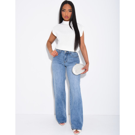 Weite Jeans mit aufgestickten Sternen auf den Gesäßtaschen