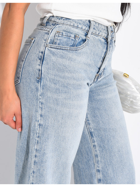 Jeans in weiter Passform, mittlerer Bund, verwaschener Look