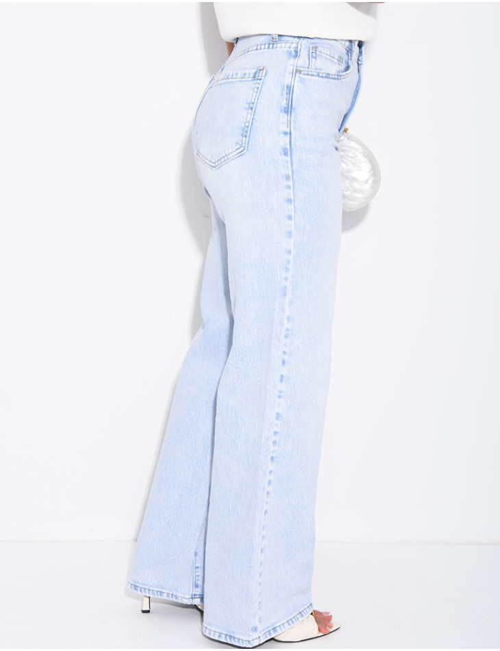 Hellblaue Jeans mit geradem Schnitt