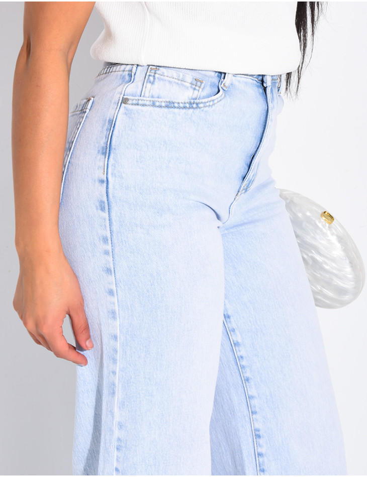 Hellblaue Jeans mit geradem Schnitt