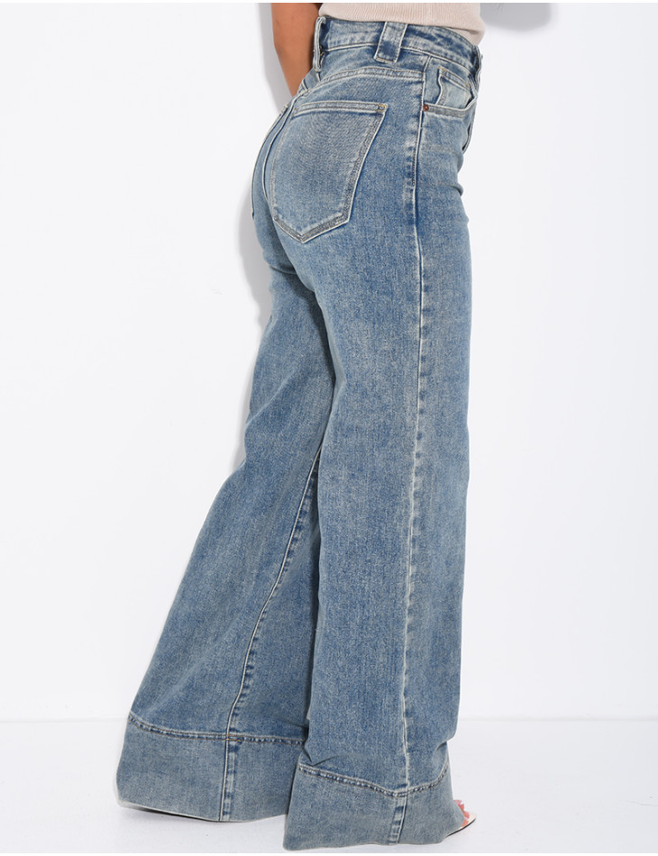 Weite Stretch-Jeans mit Umschlag