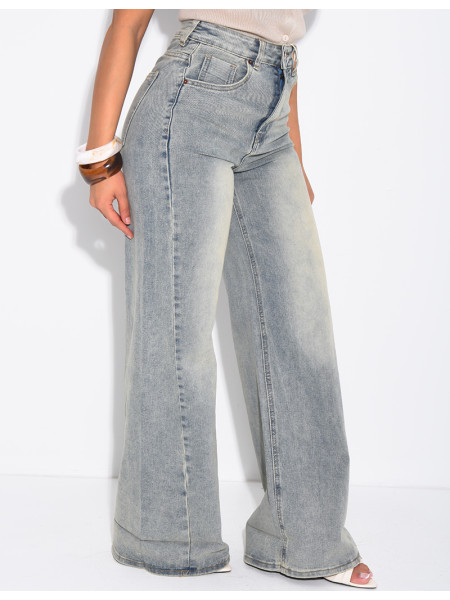 Stretchy wide-leg jeans with cuffs