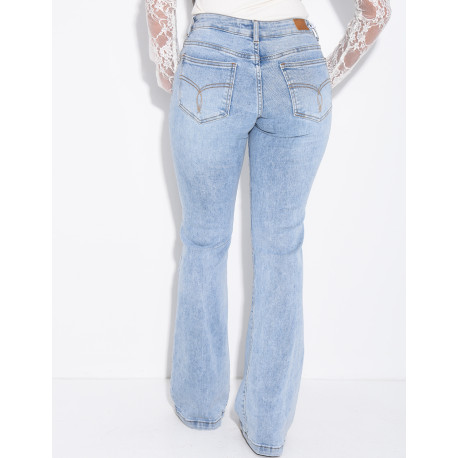 Low-rise flared jeans with embroidery on the pockets