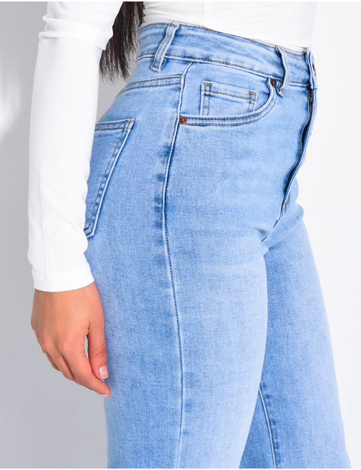 High-waisted straight-leg stretch jeans