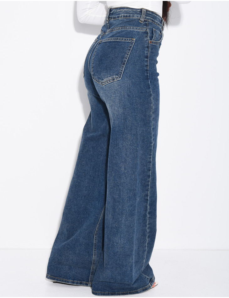 Stretchy wide-leg jeans with cuffs