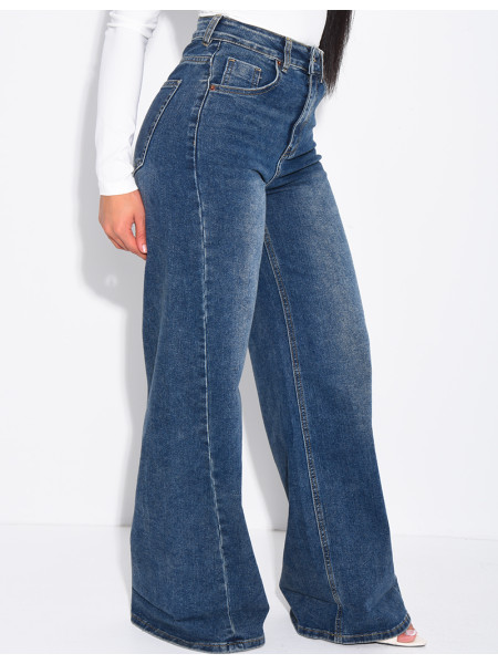 Stretchy wide-leg jeans with cuffs