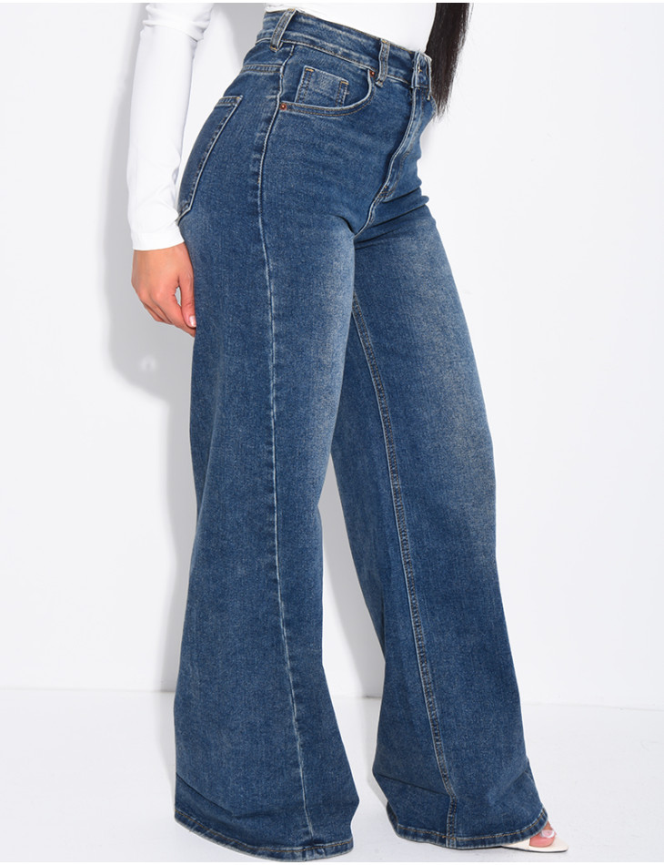 Stretchy wide-leg jeans with cuffs