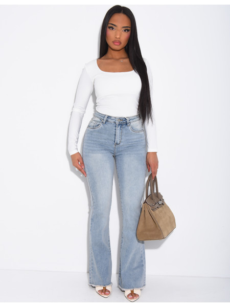 High-waisted stretchy flared jeans