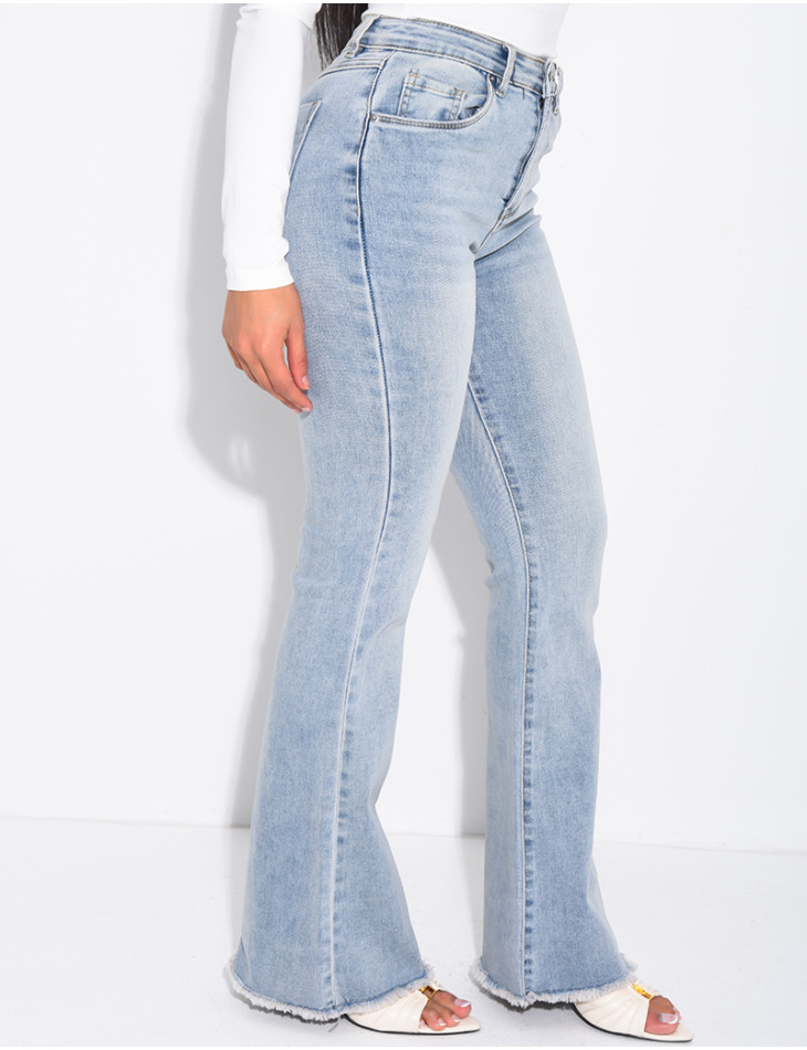 High-waisted stretchy flared jeans