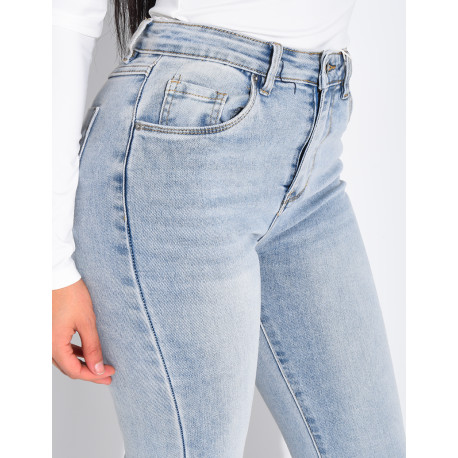 High-waisted stretchy flared jeans