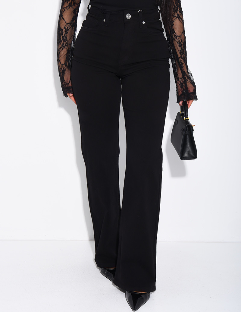 Jeans mit geradem Schnitt...