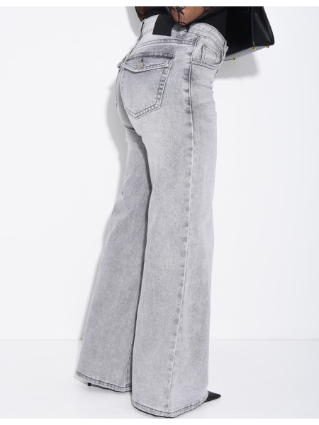 Low-rise wide-leg jeans with flap pockets