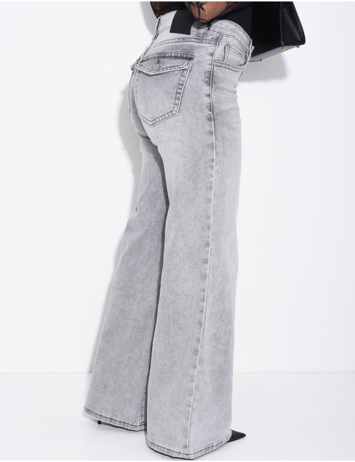 Low-rise wide-leg jeans with flap pockets