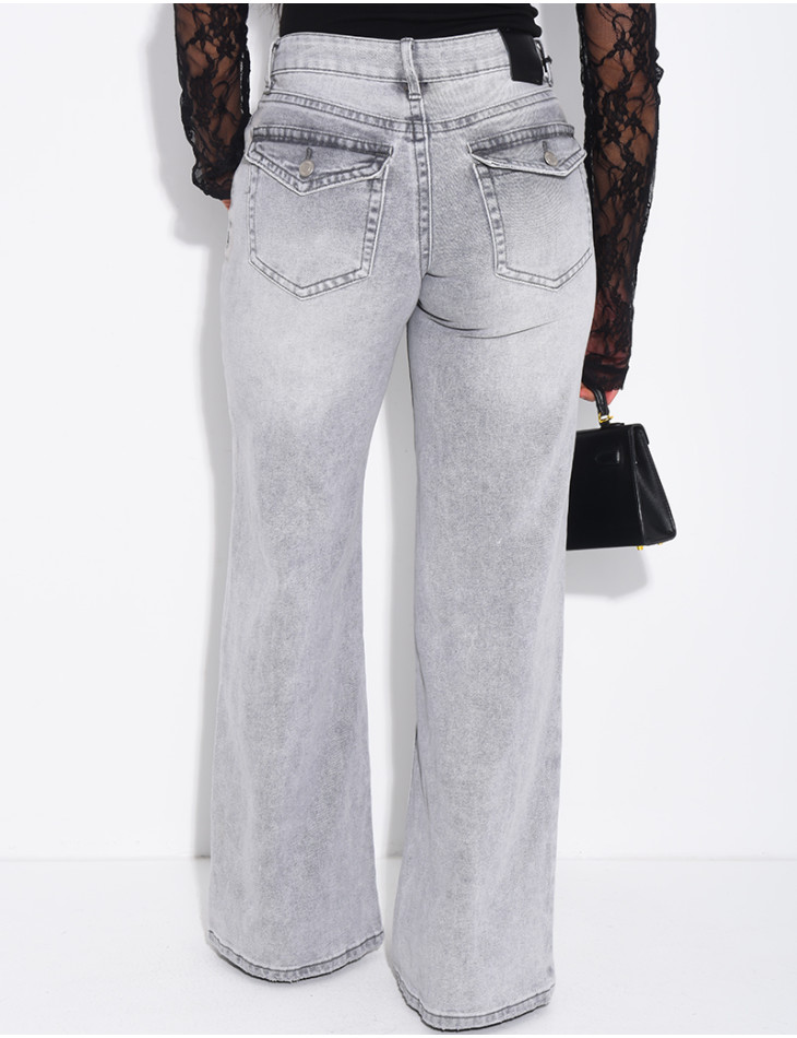 Low-rise wide-leg jeans with flap pockets
