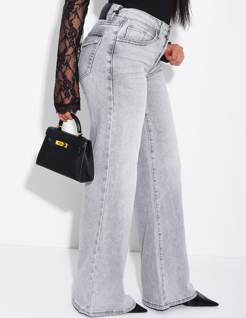 Low-rise wide-leg jeans...
