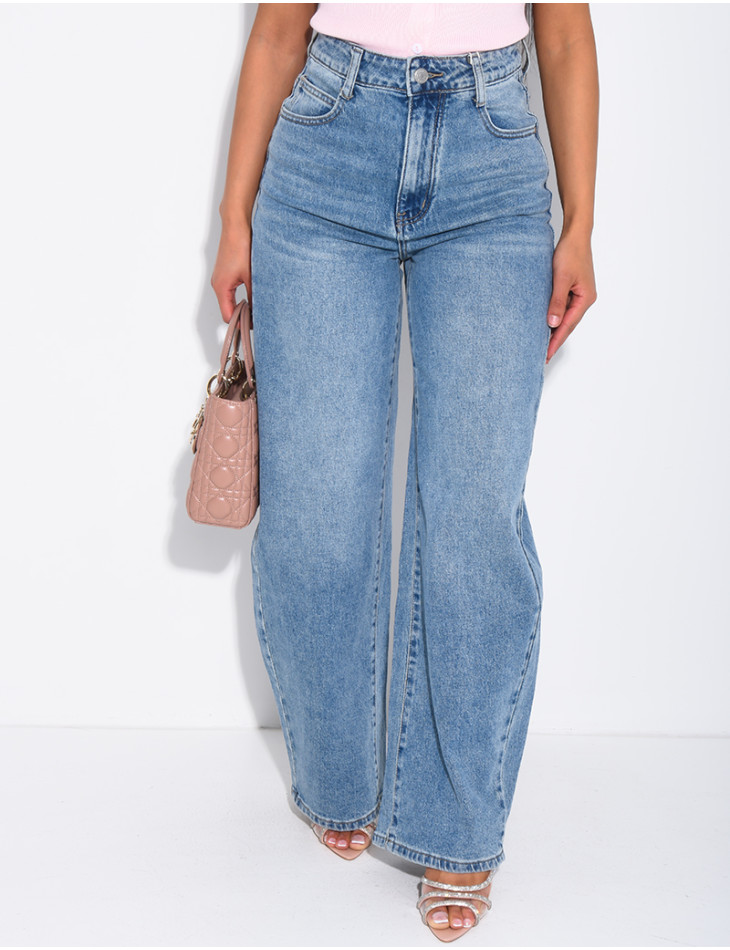 Hoch taillierte Jeans mit weitem Bein, verwaschener Look