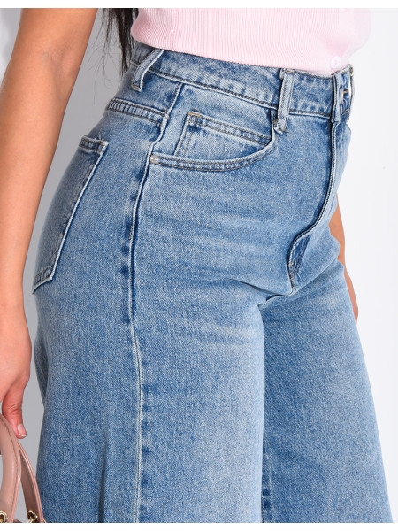 Hoch taillierte Jeans mit weitem Bein, verwaschener Look