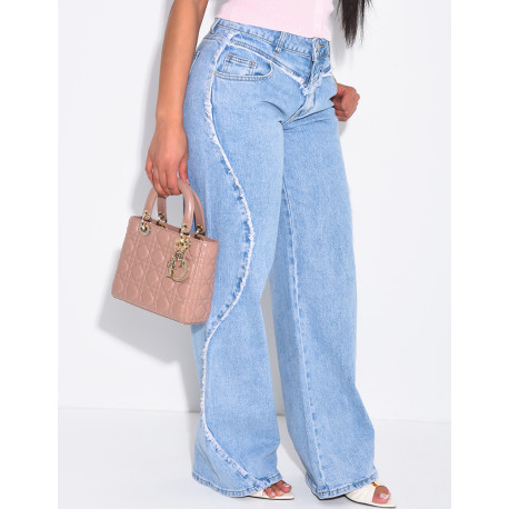 Jeans mit weitem Schnitt und mittlerer Leibhöhe, mit ausgefransten Nähten
