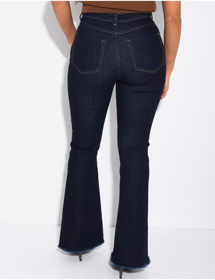 High-waisted stretchy flared jeans