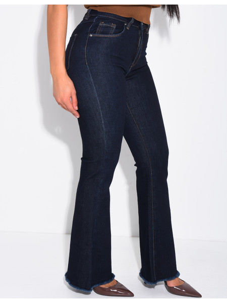 High-waisted stretchy flared jeans