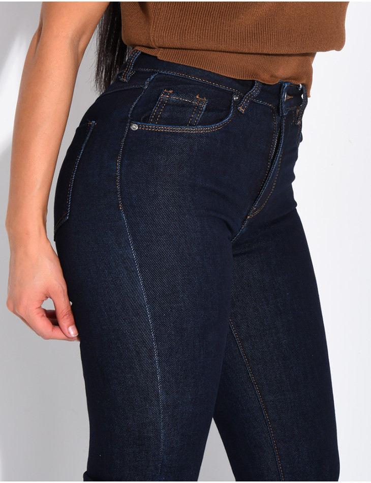 High-waisted stretchy flared jeans