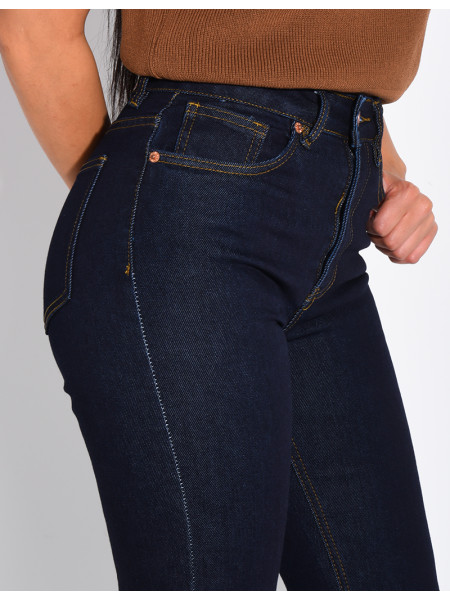Stretch-Skinny-Jeans mit ausgestelltem Saum